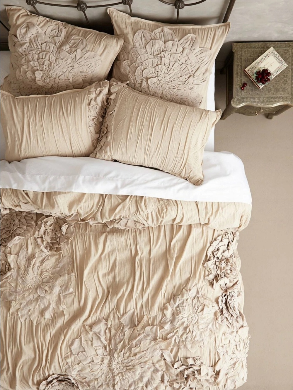Anthropologie Georgina queen duvet cover